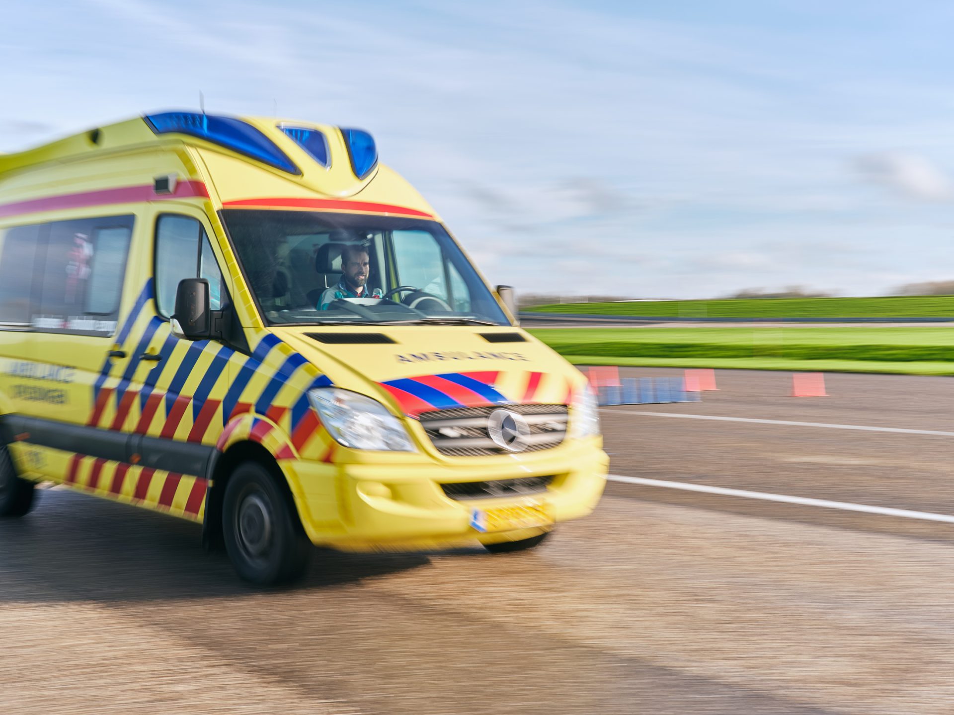 Ambulancechauffeur (ACH) - Academie voor Ambulancezorg